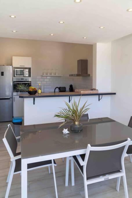 Blue Lagoon Appart En Residence Acces Plage Le Gosier  Exterior foto