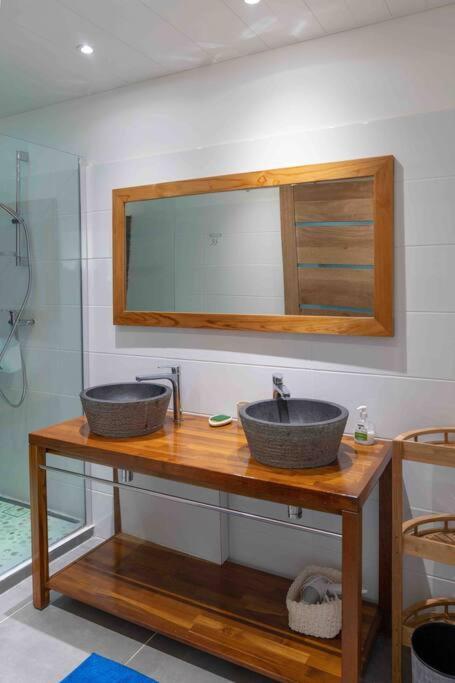 Blue Lagoon Appart En Residence Acces Plage Le Gosier  Exterior foto