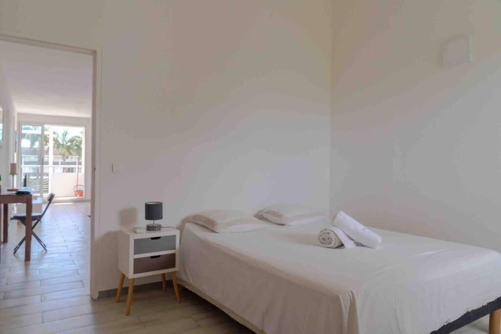 Blue Lagoon Appart En Residence Acces Plage Le Gosier  Exterior foto